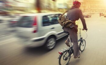 Bici in strada, quali sanzioni rischiano i ciclisti