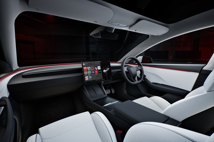 Gli interni di Tesla Model 3 Performance