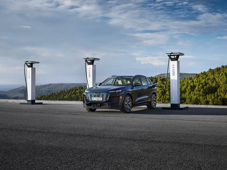 Audi Q6 e-tron in ricarica