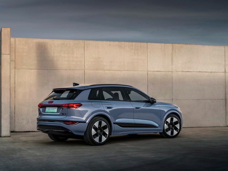 La nuova Audi Q6L e-tron