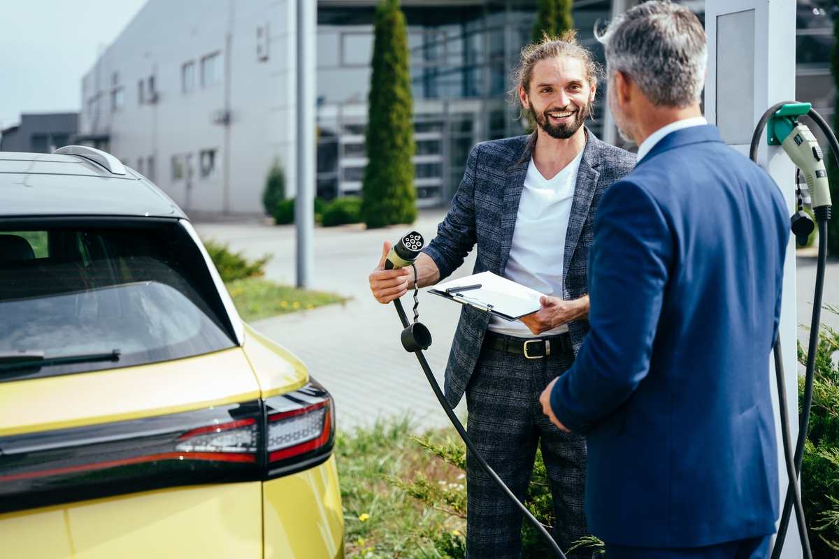 Auto elettriche, finiti in un giorno gli incentivi
