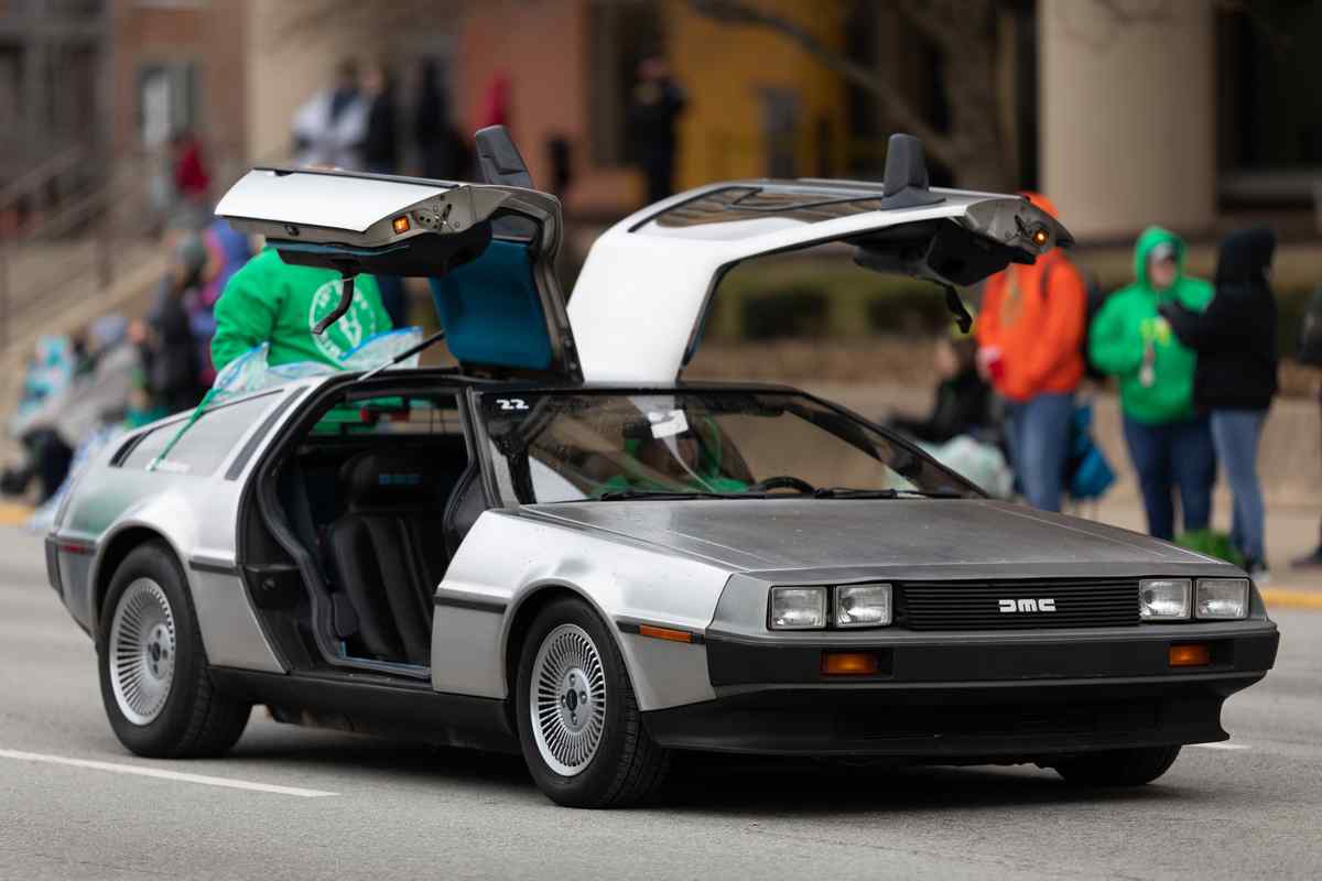 DeLorean DCM-12
