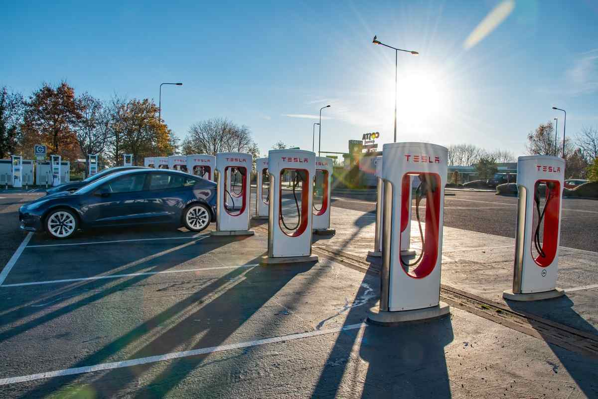 Tesla, sconti per chi non ha usufruito degli ecoincentivi