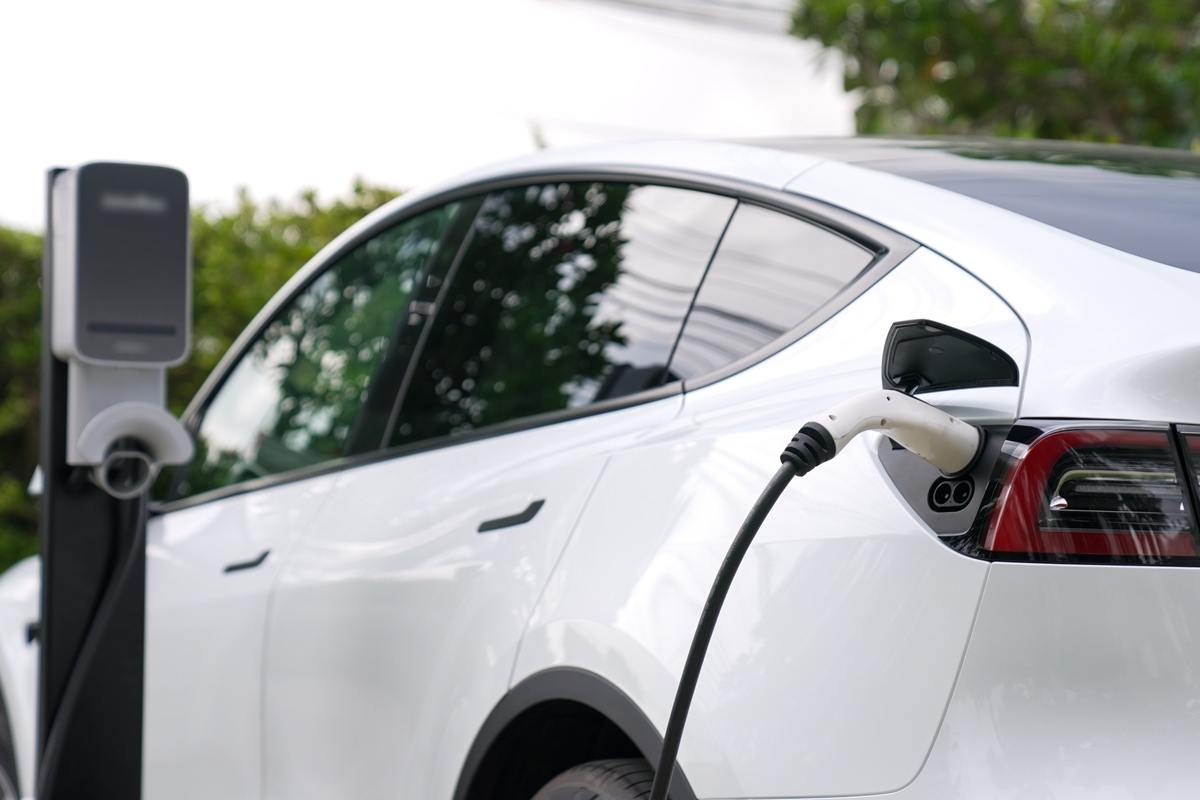 Auto elettriche, con gli ecoincentivi tornano a crescere