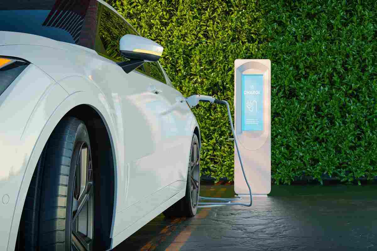 Colonnine di ricarica per auto elettriche, al via bando PNRR