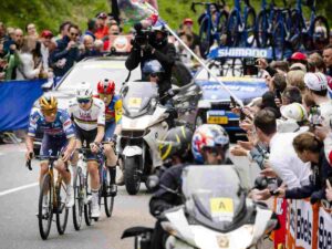 Pogacar e Evenepoel durante l'Amstel Gold Race