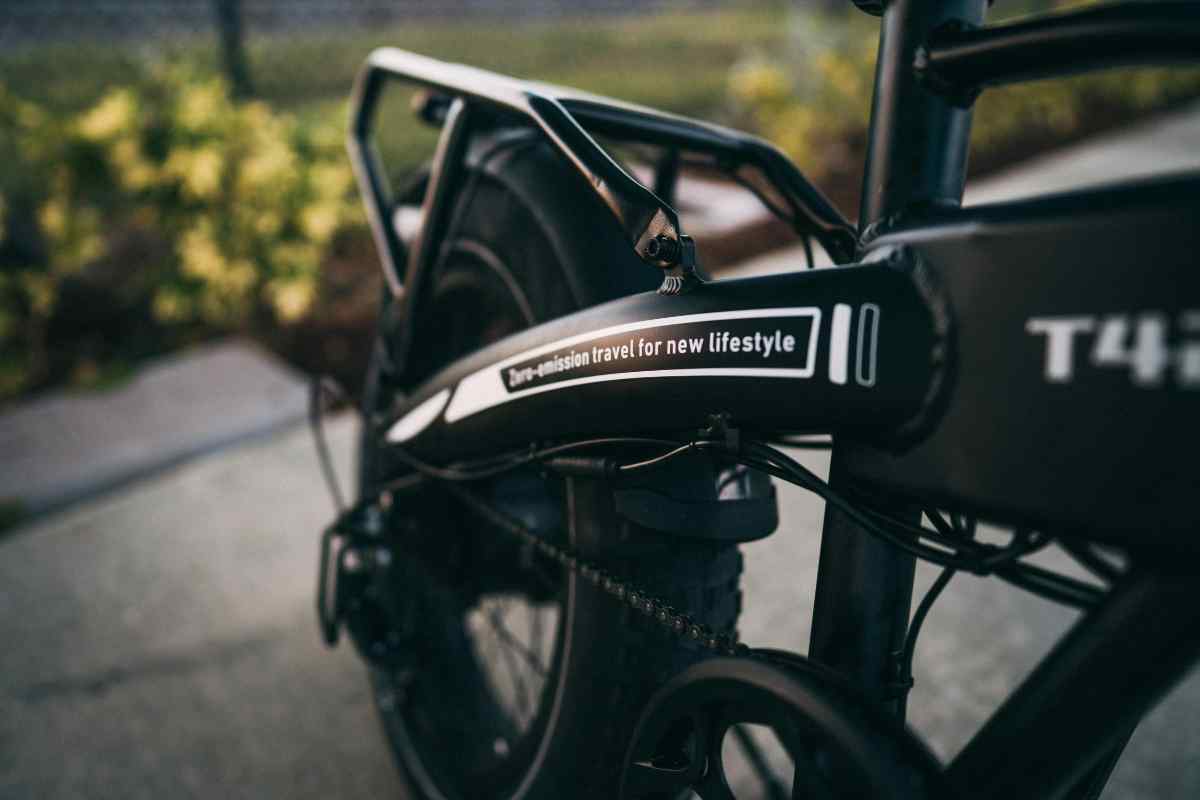 E-bike di colore nero