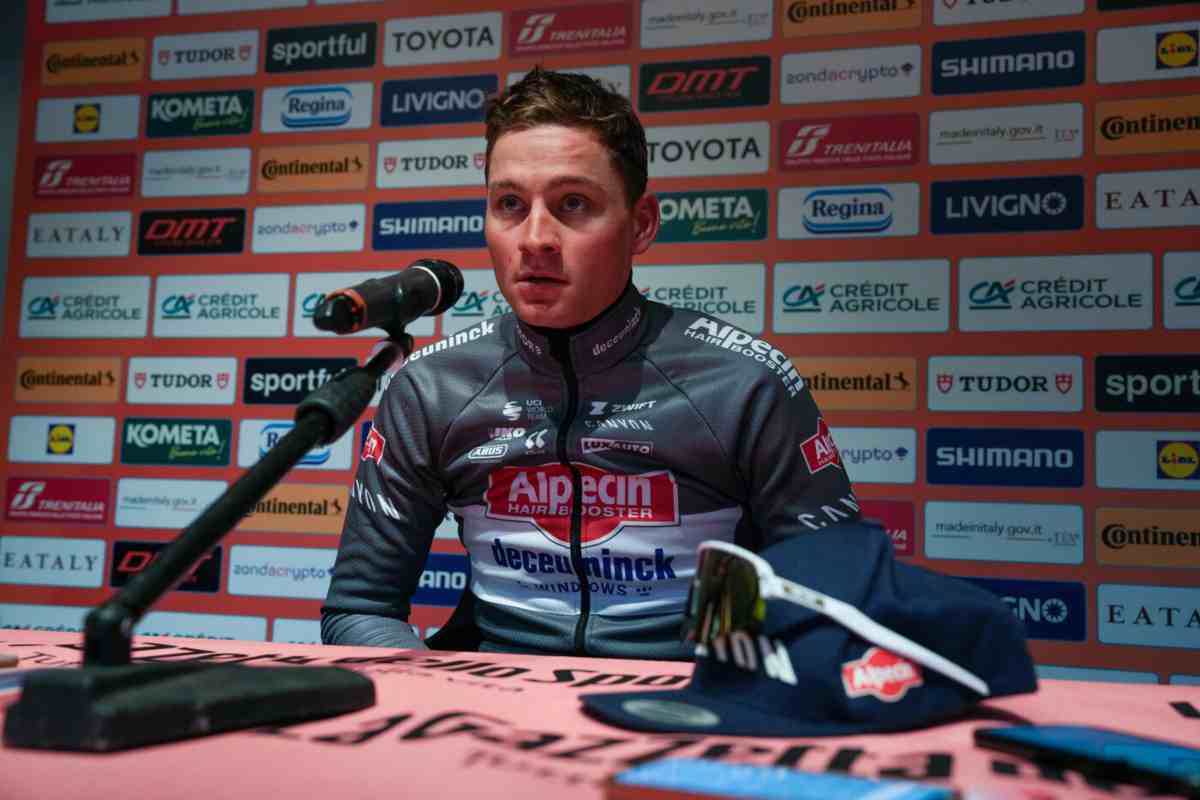 Mathieu van der Poel in conferenza stampa