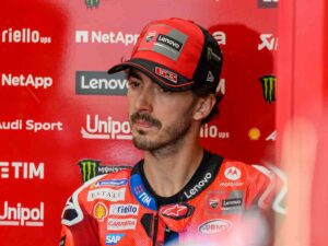 Bagnaia preoccupato nel box Ducati